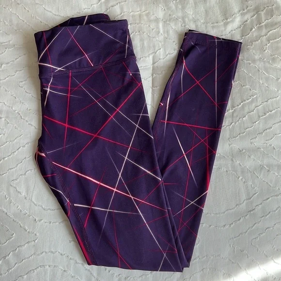 Assorted workout leggings bundle - Picture 5 of 13